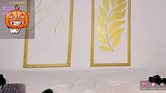 Juliette  3 online show from 10/24/25, 03:41