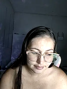 Snapshot of dani123unica chatting on 09/17/25, 04:19 dani123unica online show from 09/17/25, 04:19