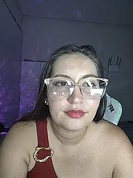 Snapshot of dani123unica chatting on 11/21/25, 10:41 dani123unica online show from 11/21/25, 10:41