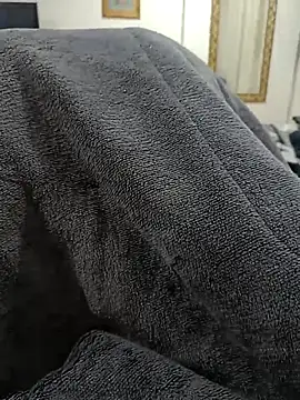 Snapshot of HotwifeBra chatting on 09/19/25, 12:45 HotwifeBra online show from 09/19/25, 12:45