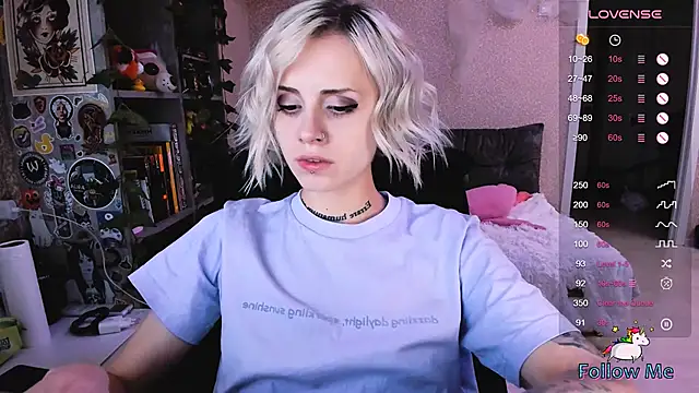 NaniMoore online show from 10/15/25, 08:42