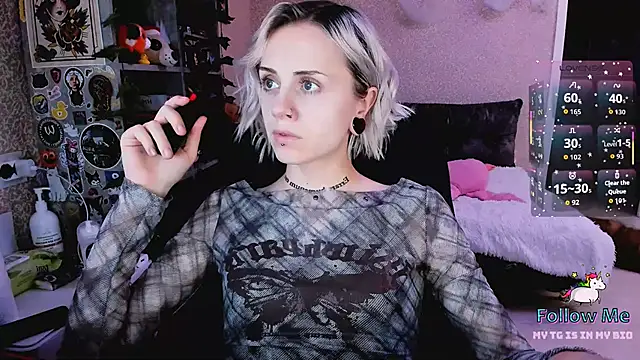 NaniMoore online show from 11/15/25, 08:27