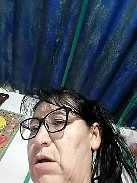 Snapshot of clarita_01 chatting on 04/24/26, 11:01 clarita 01 online show from 04/24/26, 11:01