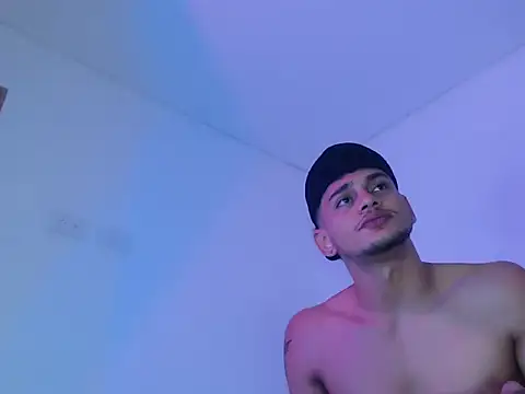 Alex ThomsonXxX online show from 01/14/26, 02:44