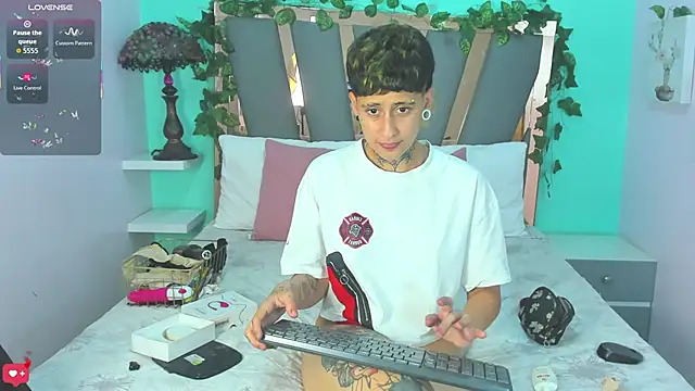 Ethan lennox online show from 03/19/26, 10:14