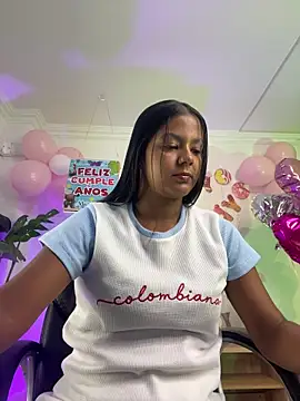 Snapshot of JANYLOVE__ chatting on 06/18/26, 11:03 JANYLOVE online show from 06/18/26, 11:03