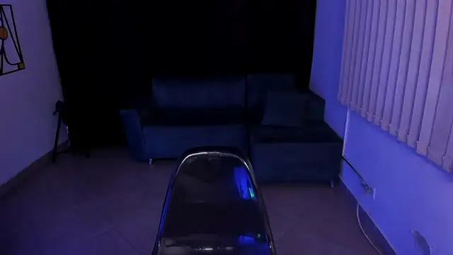 Snapshot of SusyAmis chatting on 12/21/25, 02:41 SusyAmis online show from 12/21/25, 02:41