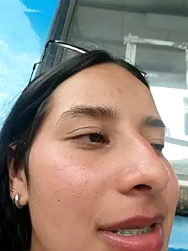 Snapshot of _vaness chatting on 02/21/25, 06:37 vaness online show from 02/21/25, 06:37