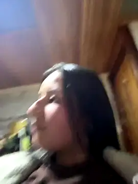 Snapshot of _vaness chatting on 10/24/25, 05:37 vaness online show from 10/24/25, 05:37