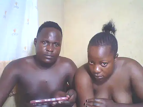 Snapshot of Dark_Queenchocolate chatting on 11/05/25, 10:10 Dark Queenchocolate online show from 11/05/25, 10:10