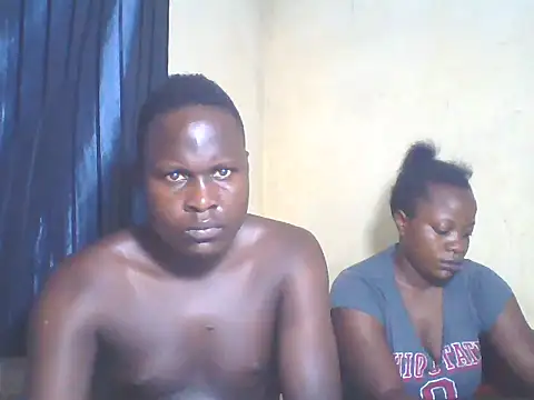 Snapshot of Dark_Queenchocolate chatting on 11/18/25, 01:11 Dark Queenchocolate online show from 11/18/25, 01:11