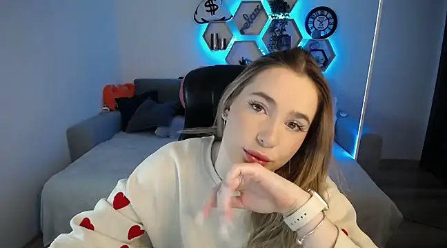 Snapshot of SabrinViolet chatting on 02/17/25, 09:13 SabrinViolet online show from 02/17/25, 09:13