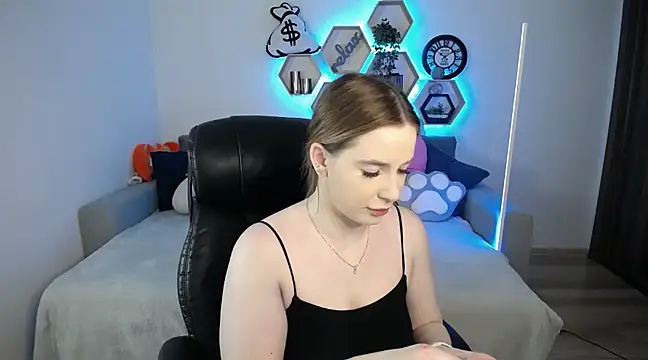 Snapshot of SabrinViolet chatting on 02/25/25, 09:09 SabrinViolet online show from 02/25/25, 09:09
