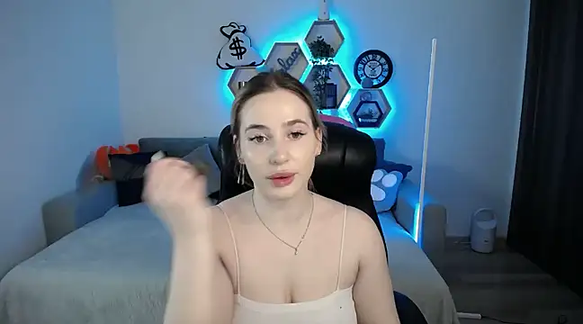 Snapshot of SabrinViolet chatting on 03/04/25, 09:07 SabrinViolet online show from 03/04/25, 09:07