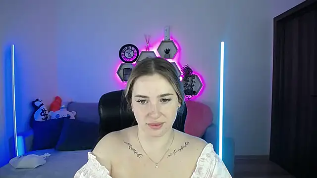 Snapshot of SabrinViolet chatting on 09/26/25, 08:07 SabrinViolet online show from 09/26/25, 08:07