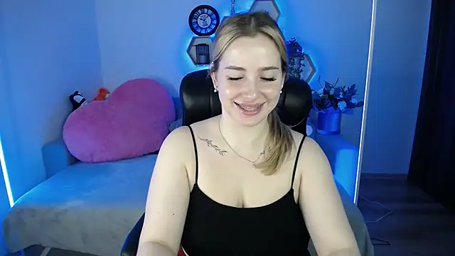 SabrinViolet online show from 11/28/25, 09:12