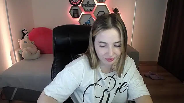 SabrinViolet online show from 07/14/26, 10:21