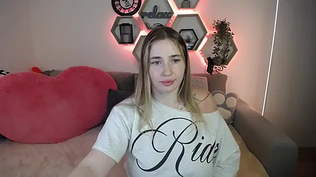 SabrinViolet online show from 07/20/26, 10:39