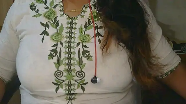 Cute Ruhi99 online show from 04/13/26, 07:25