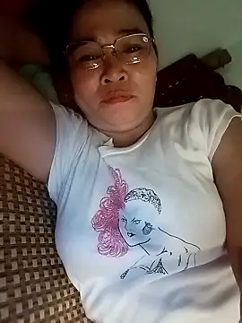 Snapshot of Sexy-asslove90 chatting on 10/17/25, 04:26 Sexy-asslove90 online show from 10/17/25, 04:26