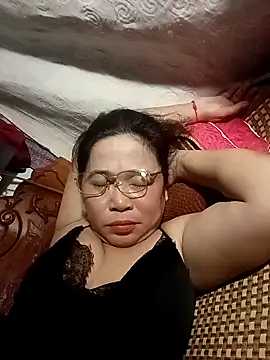 Snapshot of Sexy-asslove90 chatting on 10/19/25, 06:36 Sexy-asslove90 online show from 10/19/25, 06:36