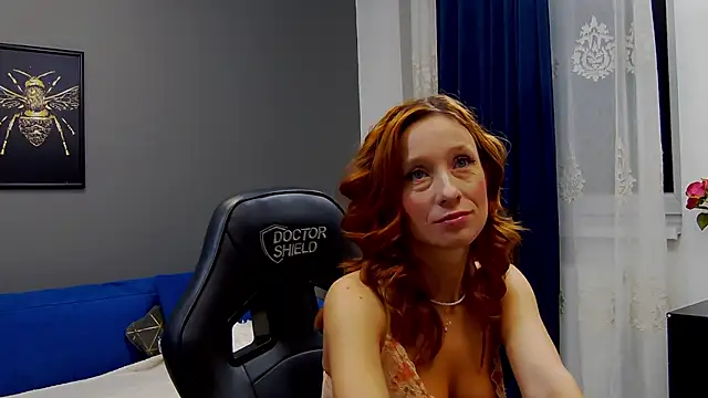 AnneHove online show from 02/07/25, 03:12