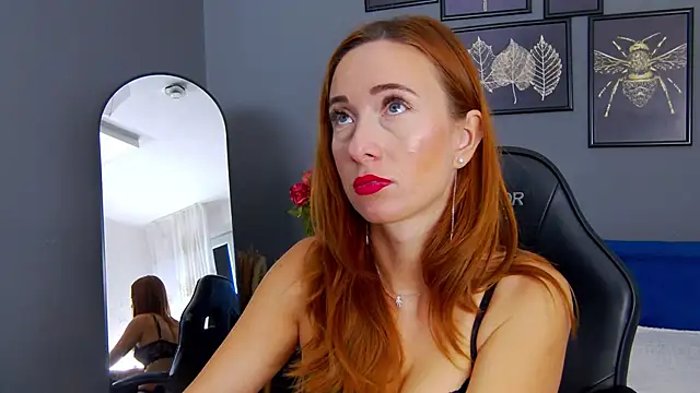 AnneHove online show from 09/09/25, 05:51