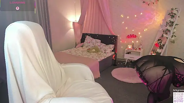 Snapshot of lilly_Cherry_ chatting on 01/11/26, 11:26 lilly Cherry online show from 01/11/26, 11:26