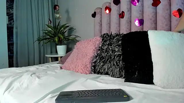 SusanBenett online show from 03/15/25, 05:15