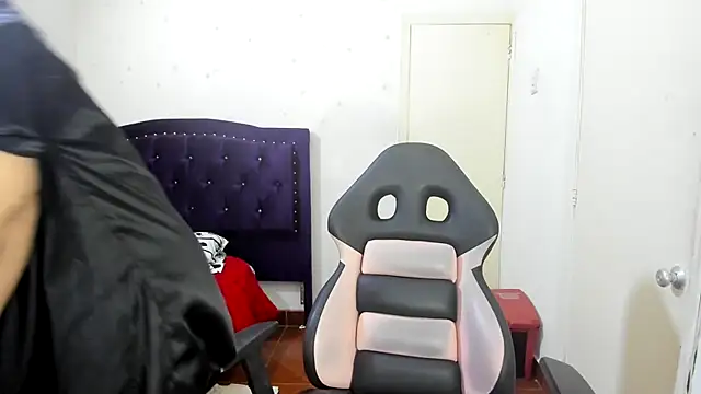 vikyadams online show from 09/19/25, 01:45