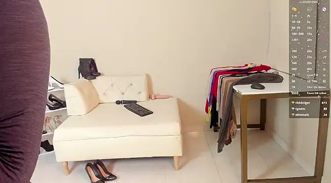 Snapshot of Sara_Gomez chatting on 03/12/25, 11:31 Sara Gomez online show from 03/12/25, 11:31