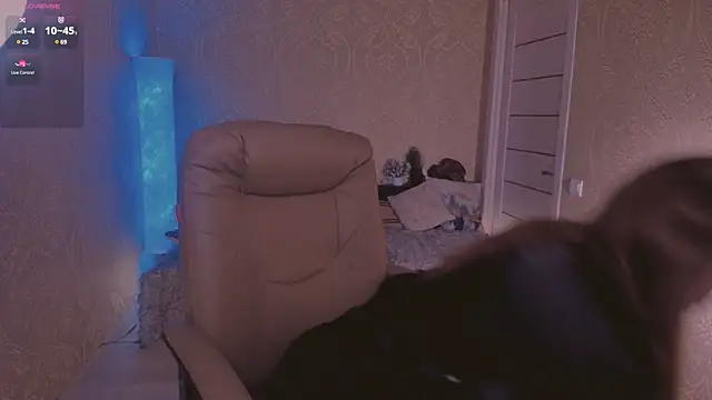 Snapshot of Eesmaaarrr chatting on 02/08/25, 11:13 Eesmaaarrr online show from 02/08/25, 11:13