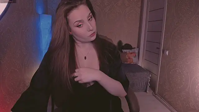 Snapshot of Eesmaaarrr chatting on 10/13/25, 11:05 Eesmaaarrr online show from 10/13/25, 11:05