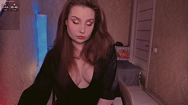 Snapshot of Eesmaaarrr chatting on 10/23/25, 11:24 Eesmaaarrr online show from 10/23/25, 11:24