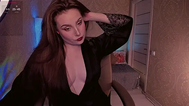 Snapshot of Eesmaaarrr chatting on 11/17/25, 11:43 Eesmaaarrr online show from 11/17/25, 11:43