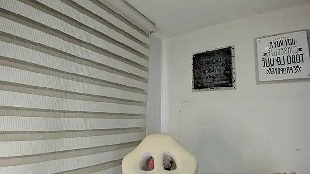 Snapshot of Violet_spencer chatting on 12/10/24, 04:27 Violet spencer online show from 12/10/24, 04:27