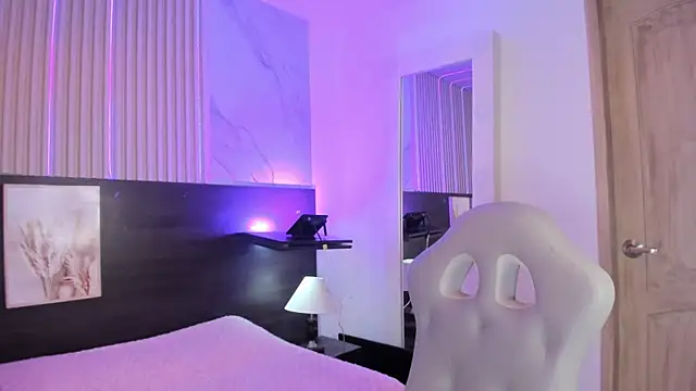 Snapshot of Violet_spencer chatting on 01/20/25, 06:21 Violet spencer online show from 01/20/25, 06:21