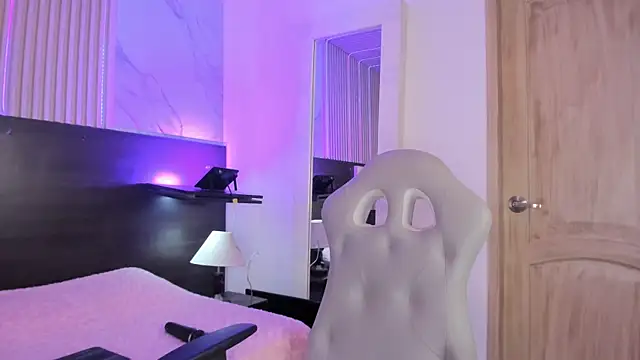 Snapshot of Violet_spencer chatting on 01/20/25, 10:26 Violet spencer online show from 01/20/25, 10:26