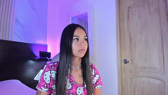 Snapshot of Violet_spencer chatting on 02/07/25, 10:41 Violet spencer online show from 02/07/25, 10:41