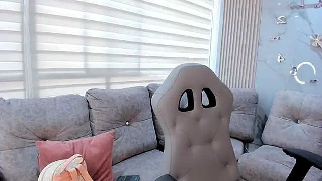 Snapshot of Violet_spencer chatting on 02/28/25, 06:31 Violet spencer online show from 02/28/25, 06:31