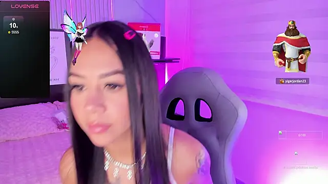 Snapshot of Violet_spencer chatting on 10/28/25, 01:09 Violet spencer online show from 10/28/25, 01:09