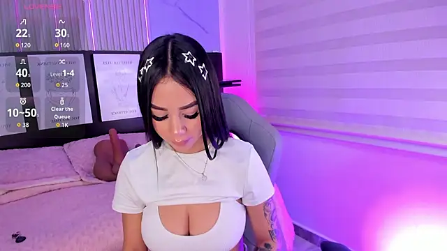 Snapshot of Violet_spencer chatting on 12/20/25, 10:17 Violet spencer online show from 12/20/25, 10:17