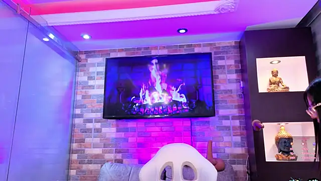 Snapshot of Violet_spencer chatting on 02/13/26, 03:02 Violet spencer online show from 02/13/26, 03:02