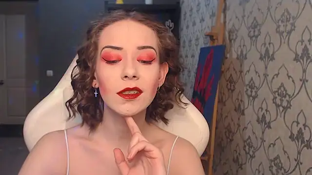 FascinatingEyess online show from 06/18/26, 08:13