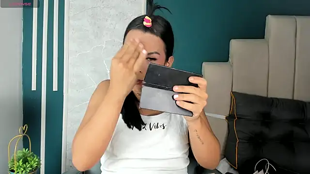 Snapshot of yossi_peach_cute chatting on 01/15/26, 08:01 yossi peach cute online show from 01/15/26, 08:01