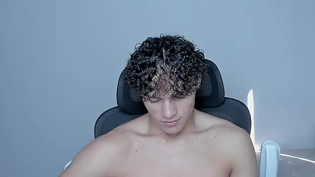 Snapshot of laurent_nova chatting on 10/27/25, 06:12 laurent nova online show from 10/27/25, 06:12