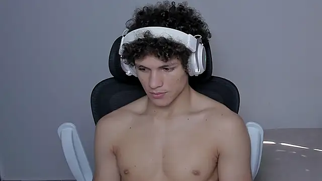 Snapshot of laurent_nova chatting on 11/06/25, 05:47 laurent nova online show from 11/06/25, 05:47