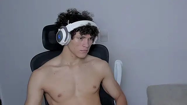 Snapshot of laurent_nova chatting on 11/08/25, 08:03 laurent nova online show from 11/08/25, 08:03