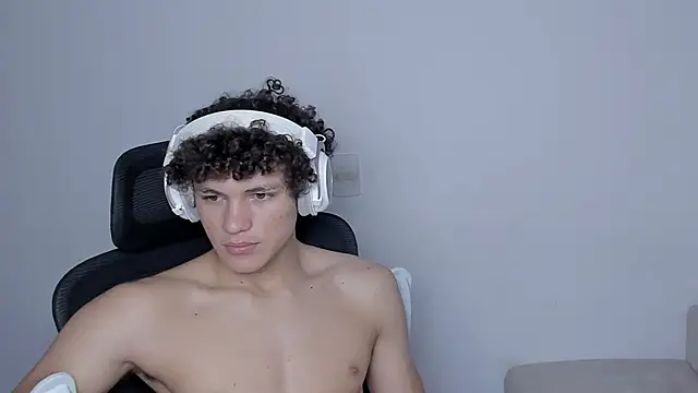 Snapshot of laurent_nova chatting on 11/09/25, 07:17 laurent nova online show from 11/09/25, 07:17