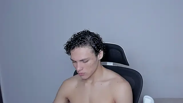 Snapshot of laurent_nova chatting on 11/17/25, 01:11 laurent nova online show from 11/17/25, 01:11